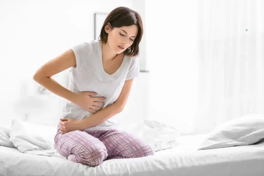 Ăn đậu phụ nhiều có thể gây táo bón, khó tiêu.