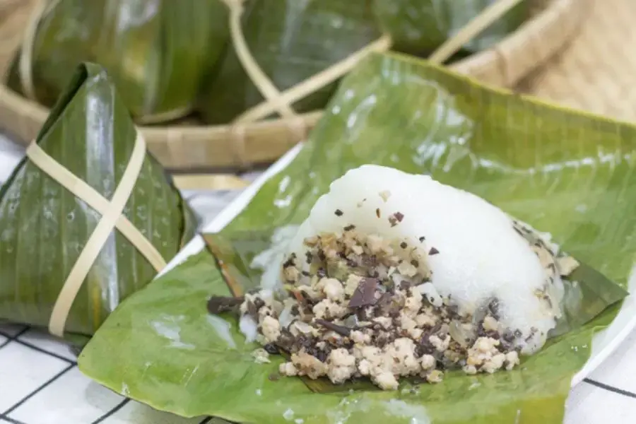 Bánh giò có thành phần chính là bột năng và bột nếp