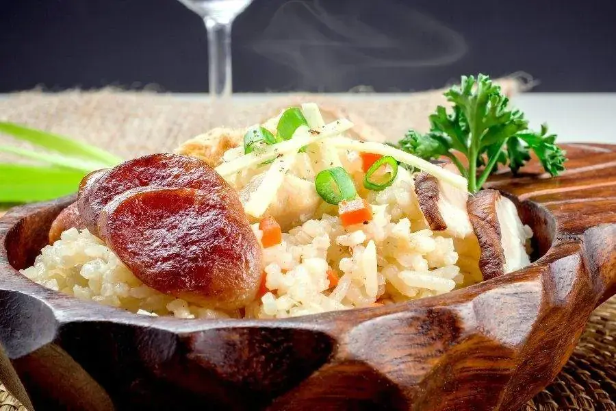 Cơm chiên dương châu lạp xưởng