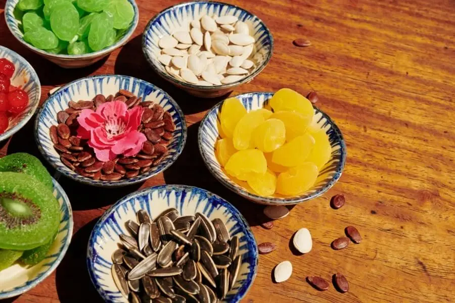 Mứt bánh với đầy đủ hương vị khác nhau.
