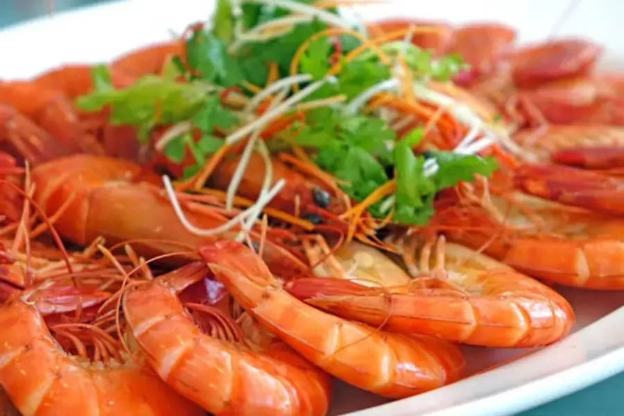 Thịt tôm luộc rất thơm và ngọt thịt