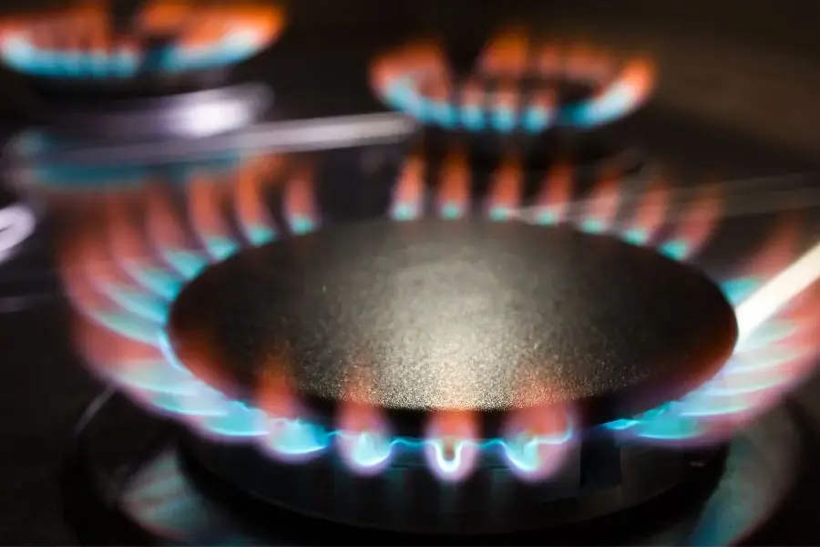 Bếp ga bị đỏ lửa do hết gas