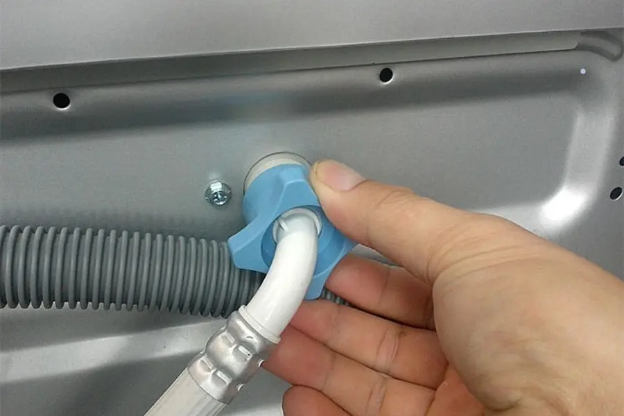 Van cấp nước bị hỏng dẫn tới lỗi E4.
