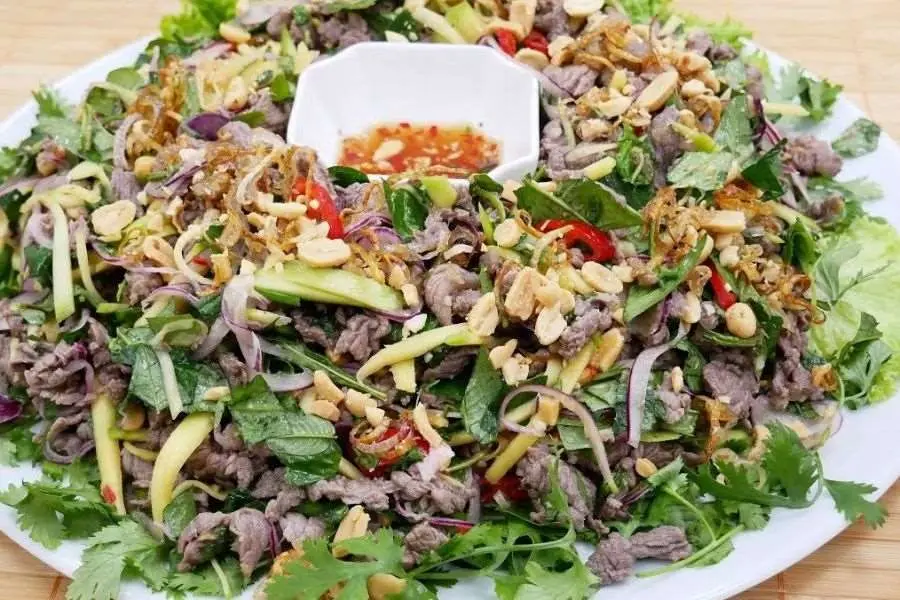 Những món ăn thanh đạm ngày Tết - món gỏi trộn bò chua ngọt bắt miệng.