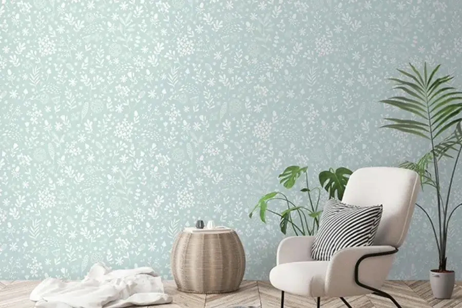 Dán giấy dán tường có keo sẵn (giấy decal)