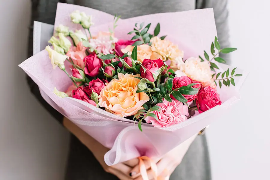 Hoa là món quà được đa số phụ nữ yêu thích.