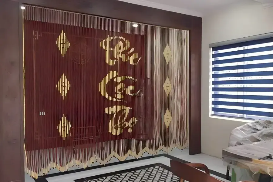 Mẫu rèm cửa phòng thờ hạt gỗ họa tiết chữ Phúc - Lộc - Thọ