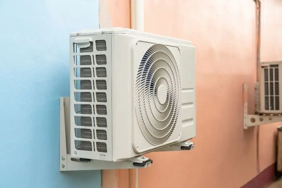 Chùi rửa dàn nóng máy lạnh đúng cách