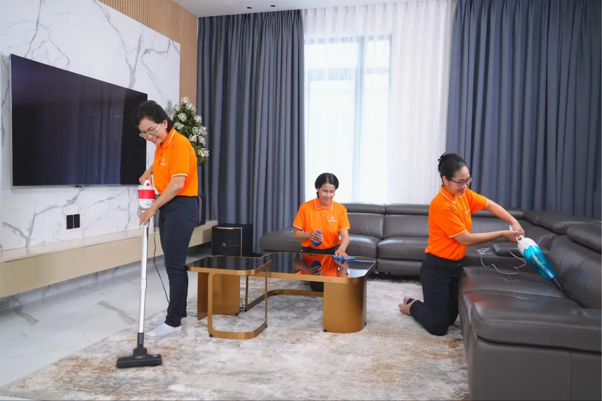 Từ dọn nhà, tổng vệ sinh đến làm sạch sofa, rèm, nệm, thảm và máy lạnh, bTaskee giúp gia đình nhẹ bớt việc để trọn vẹn hơn những phút giây đoàn viên.