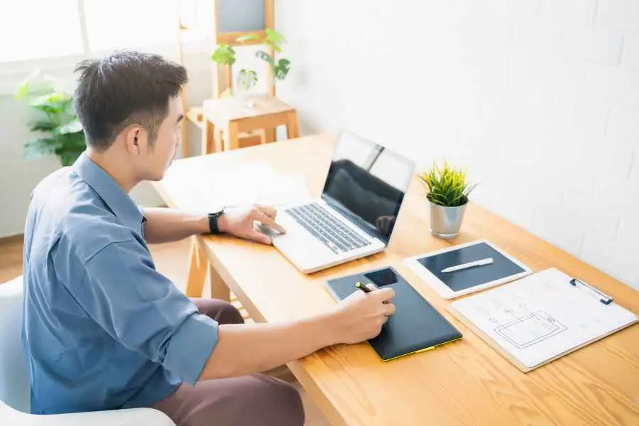 Mẫu bàn chữ nhật đơn giản nhưng rất phổ biến.