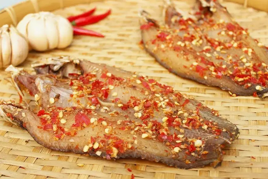 Món cá hú một nắng chiên giòn cực “hao cơm”