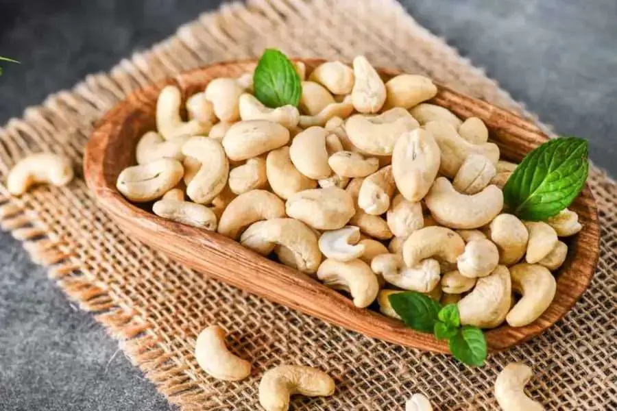 Mỗi ngày bạn nên ăn tối đa 30g hạt điều