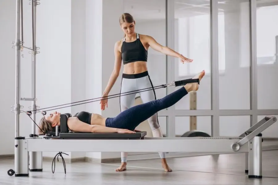 Pilates là dạng bài tập rất phù hợp để kết hợp cùng chế độ ăn giảm cân