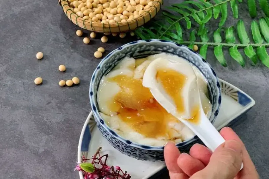 Thưởng thức món tàu hủ nóng mềm ngọt, nồng ấm
