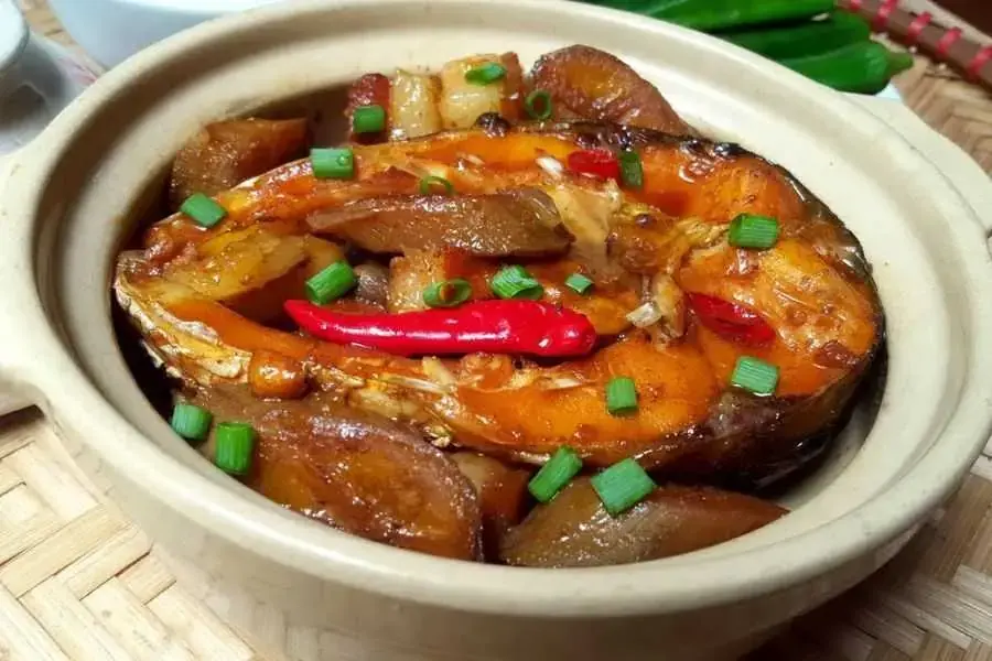 Cá kho chứa nhiều chất dinh dưỡng rất tốt cho cơ thể. 