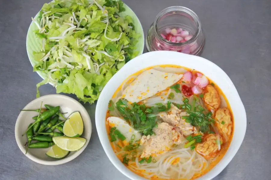 Thay đổi thực đơn với món bún chả cá nhồng lạ miệng hấp dẫn