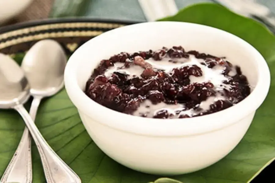 Chè đậu đen gạo lứt thơm lừng, béo ngậy