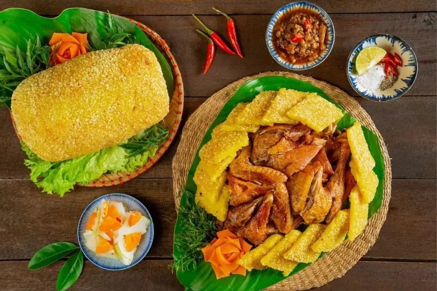 Gà bó xôi là món ngon đãi tiệc được nhiều gia đình yêu thích