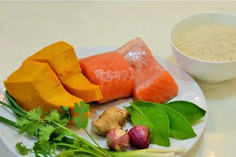 Một số nguyên liệu dùng nấu kèm với cháo để tăng dinh dưỡng (nguồn: doimathuyen.com)
