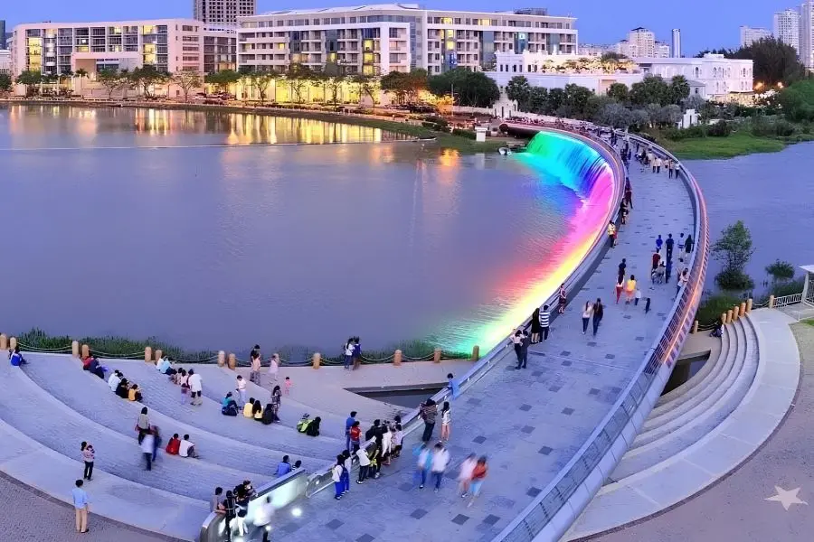 Cầu Ánh Sao là địa điểm hẹn hò lãng mạn cho các cặp đôi