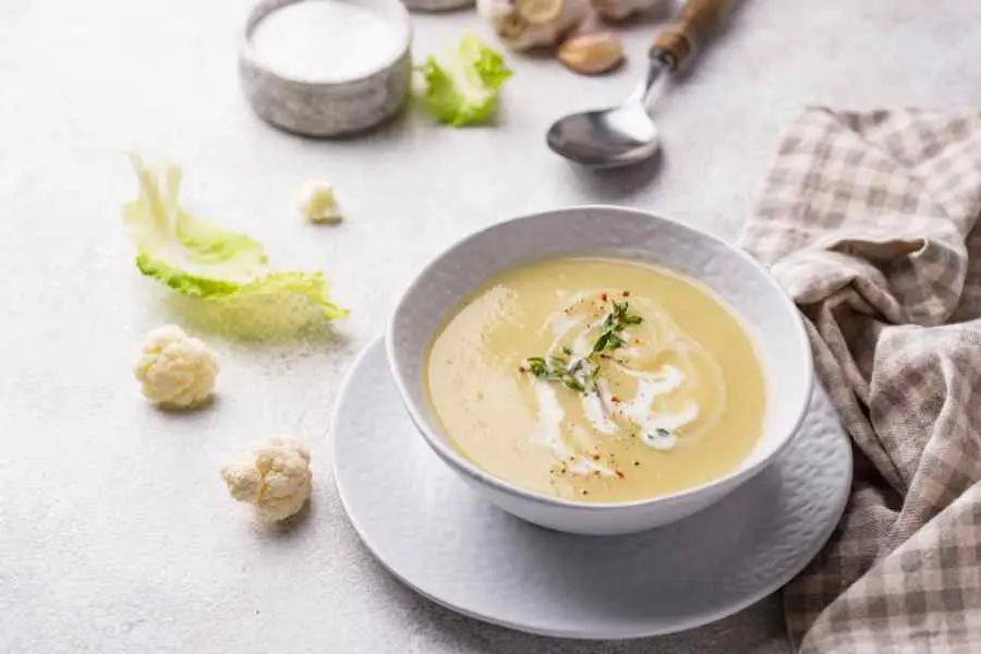 Bắp cải là một trong các loại rau cho bé ăn dặm dễ chế biến như cháo mà các mẹ bỉm hay dùng.