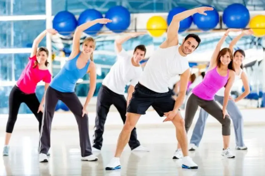 Bài tập zumba giúp người tập có thân hình dẻo dai và hoạt bát.
