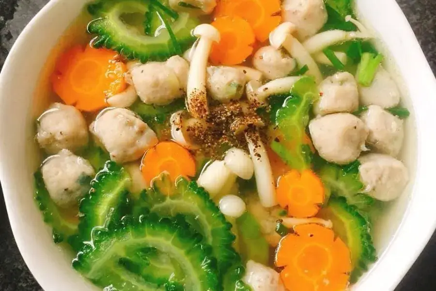 Canh khổ qua chả cá thát lát có tác dụng giải nhiệt cơ thể
