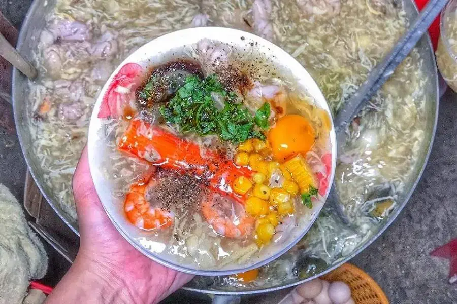 Thưởng thức món súp cua Hằng đầy ú ụ quận 4