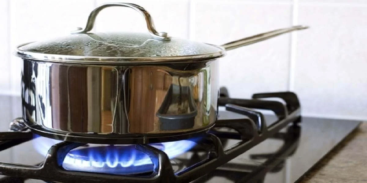 Nguyên nhân và cách khắc phục bếp ga nấu bị đen nồi