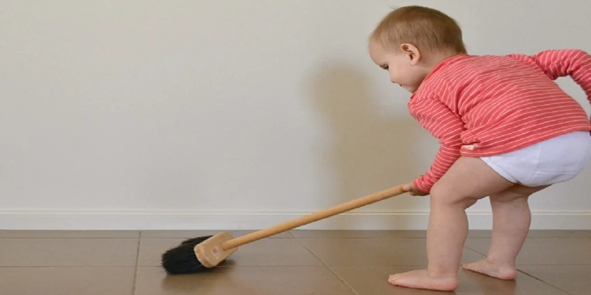 Hướng Dẫn Cách Quét Nhà Và Cách Cầm Chổi Quét Nhà